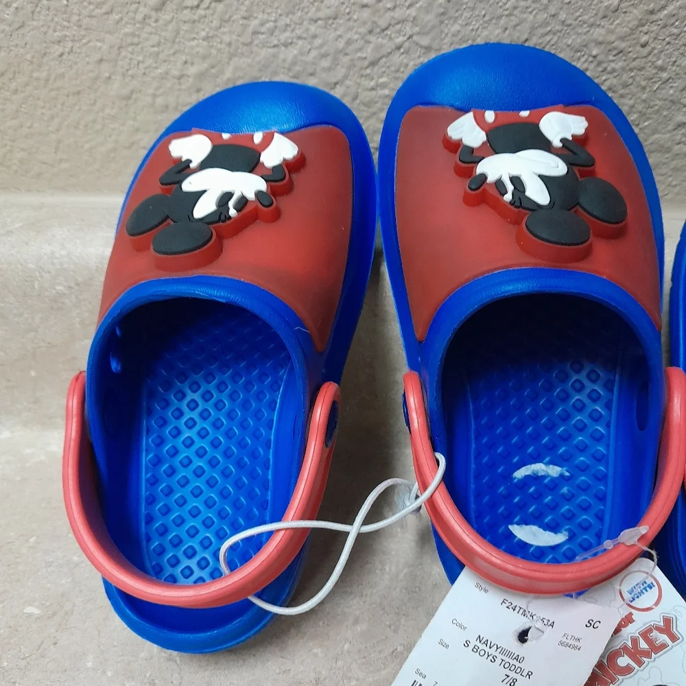 DISNEY Mickey Mouse Boys (LIGHT UP) Crocs NWT Size:Various  Crocs